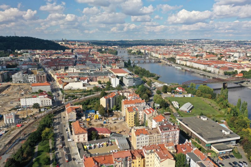 rezidence-na-plzence-stavba-z-dronu-0589