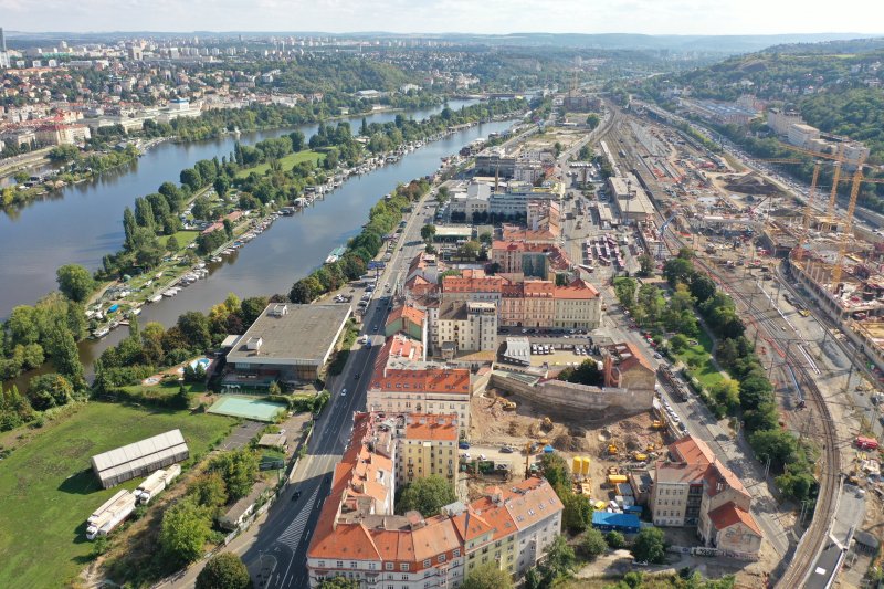 rezidence-na-plzence-stavba-z-dronu-0590